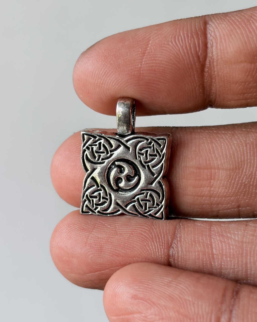 Vintage Charm - 1 pc