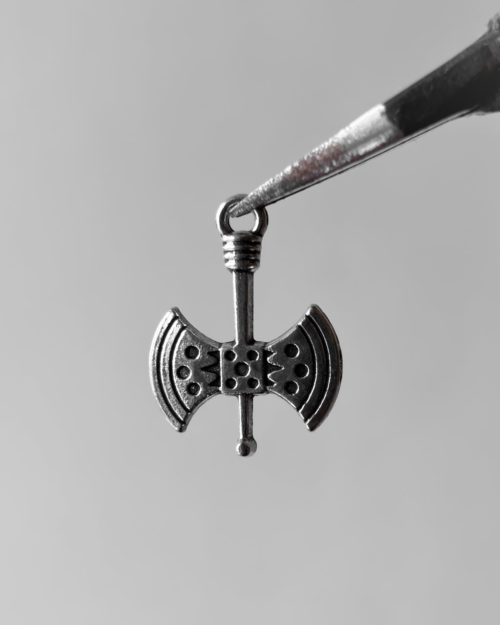 Double axe charm - 10 pc