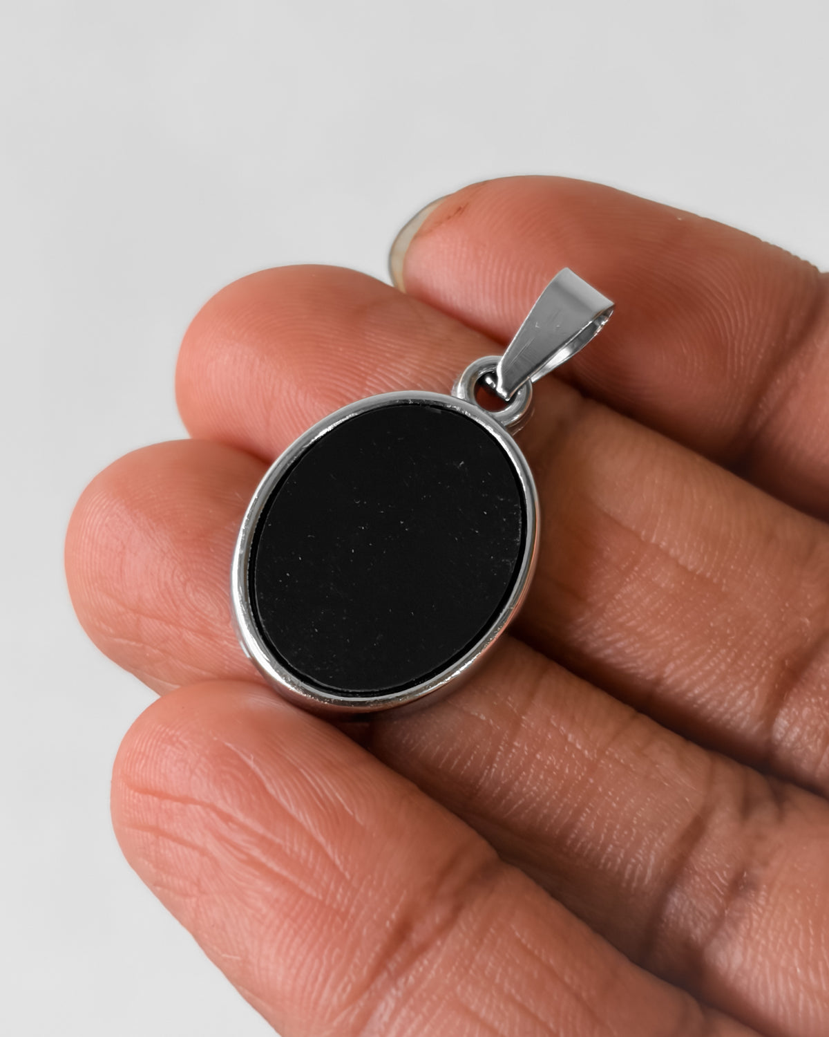 Onyx oval pendant - 1 pc