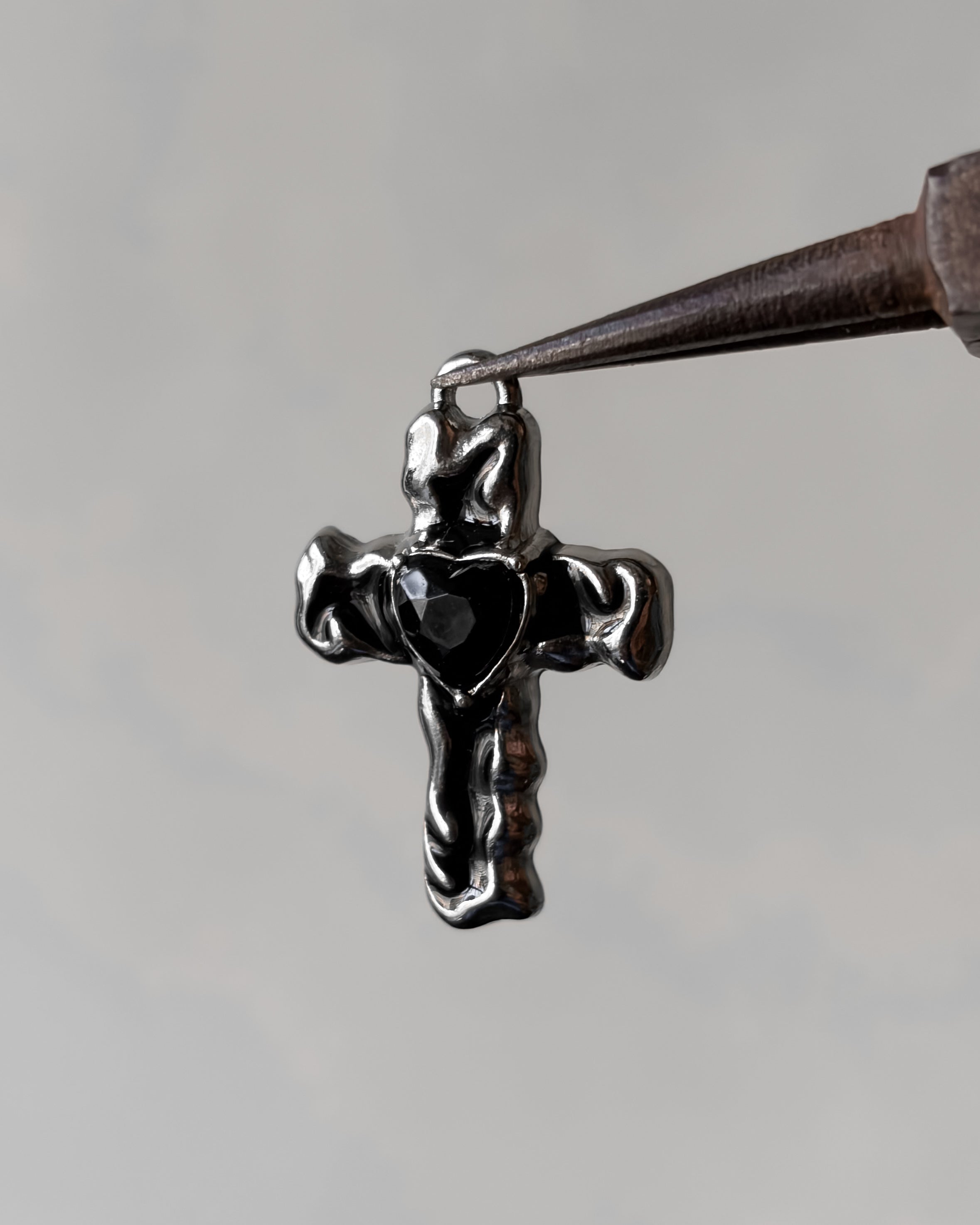 Black heart cross charm - 1 pc