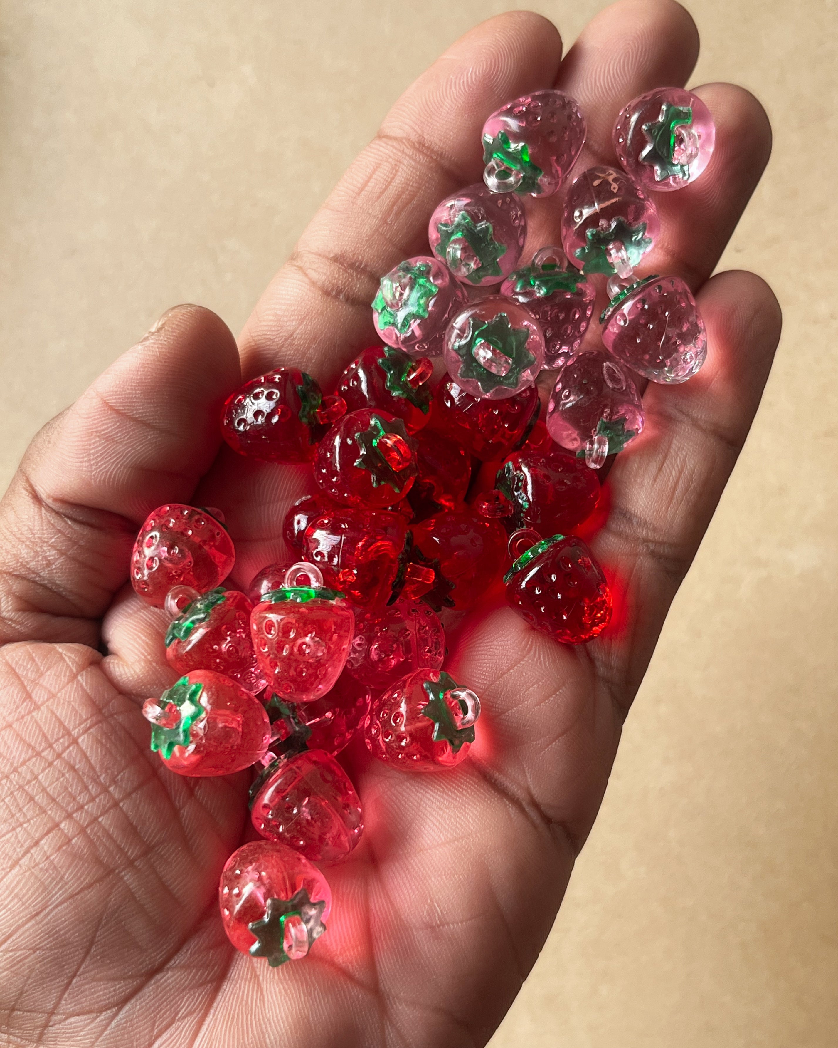 Strawberry charm - 10 pc