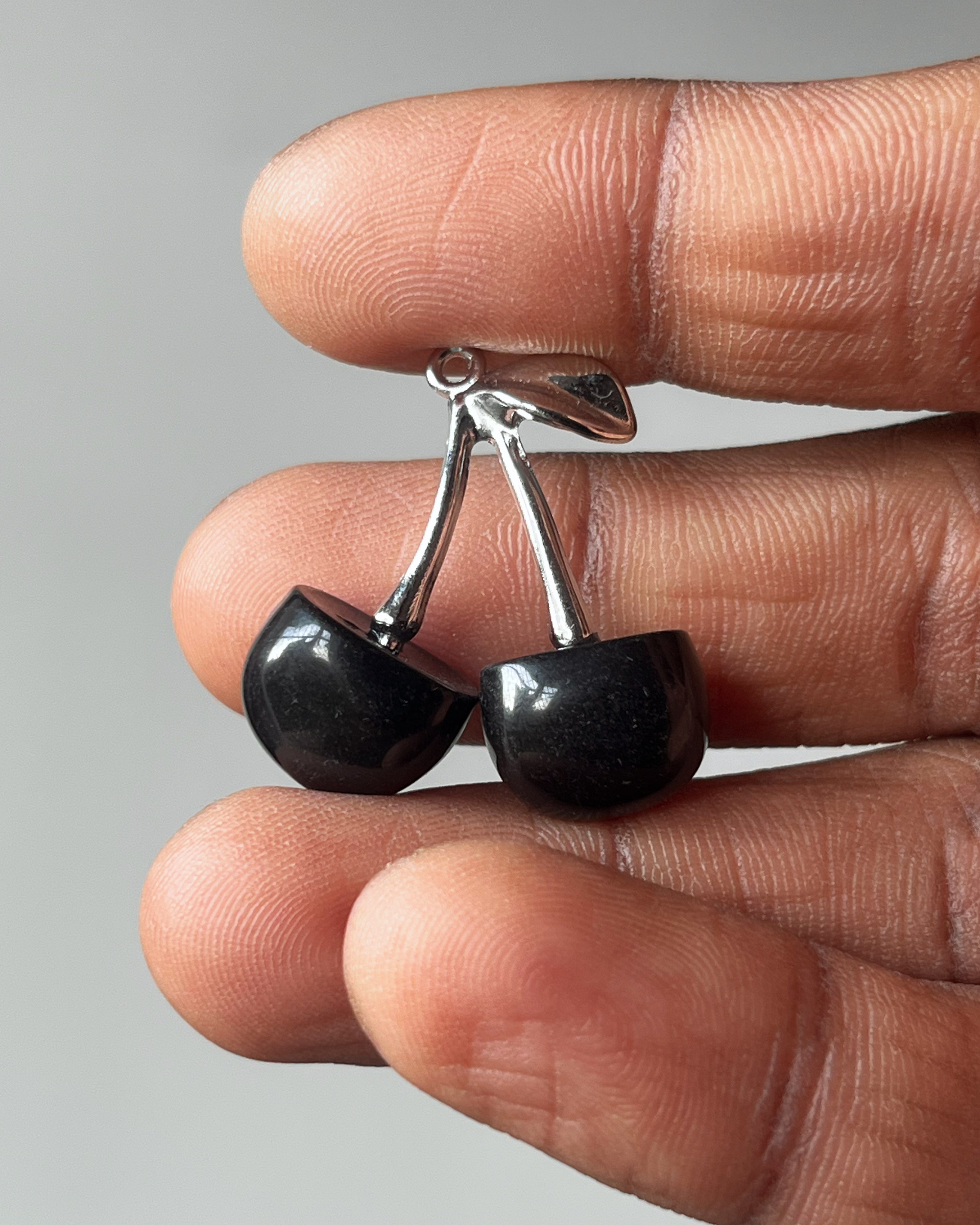 Black Cherry charm - 1 pc