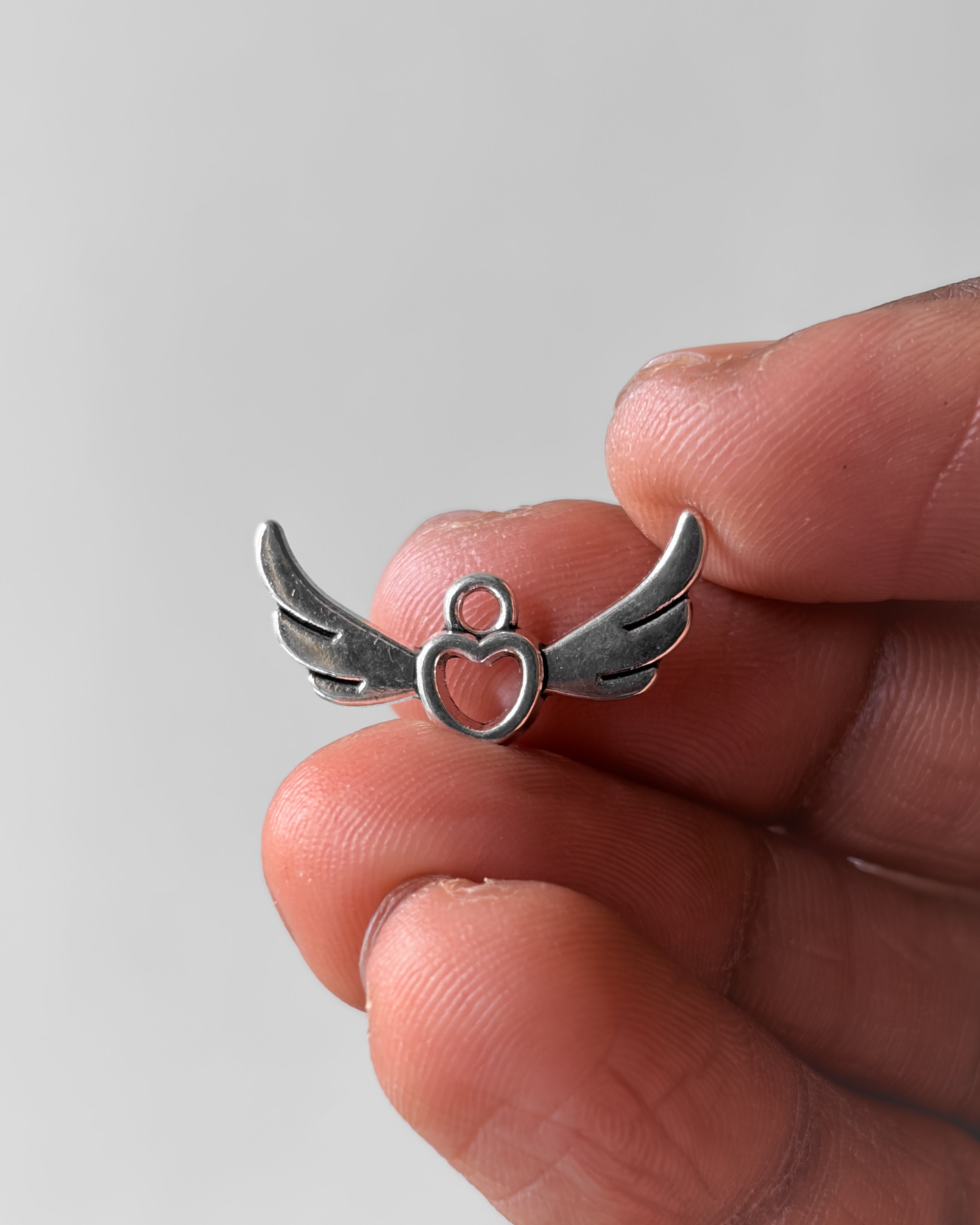 Heart wing charm - 10 pc