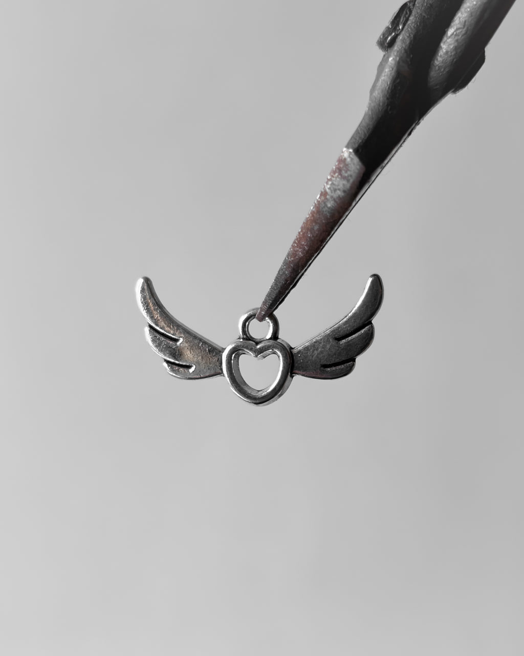 Heart wing charm - 10 pc