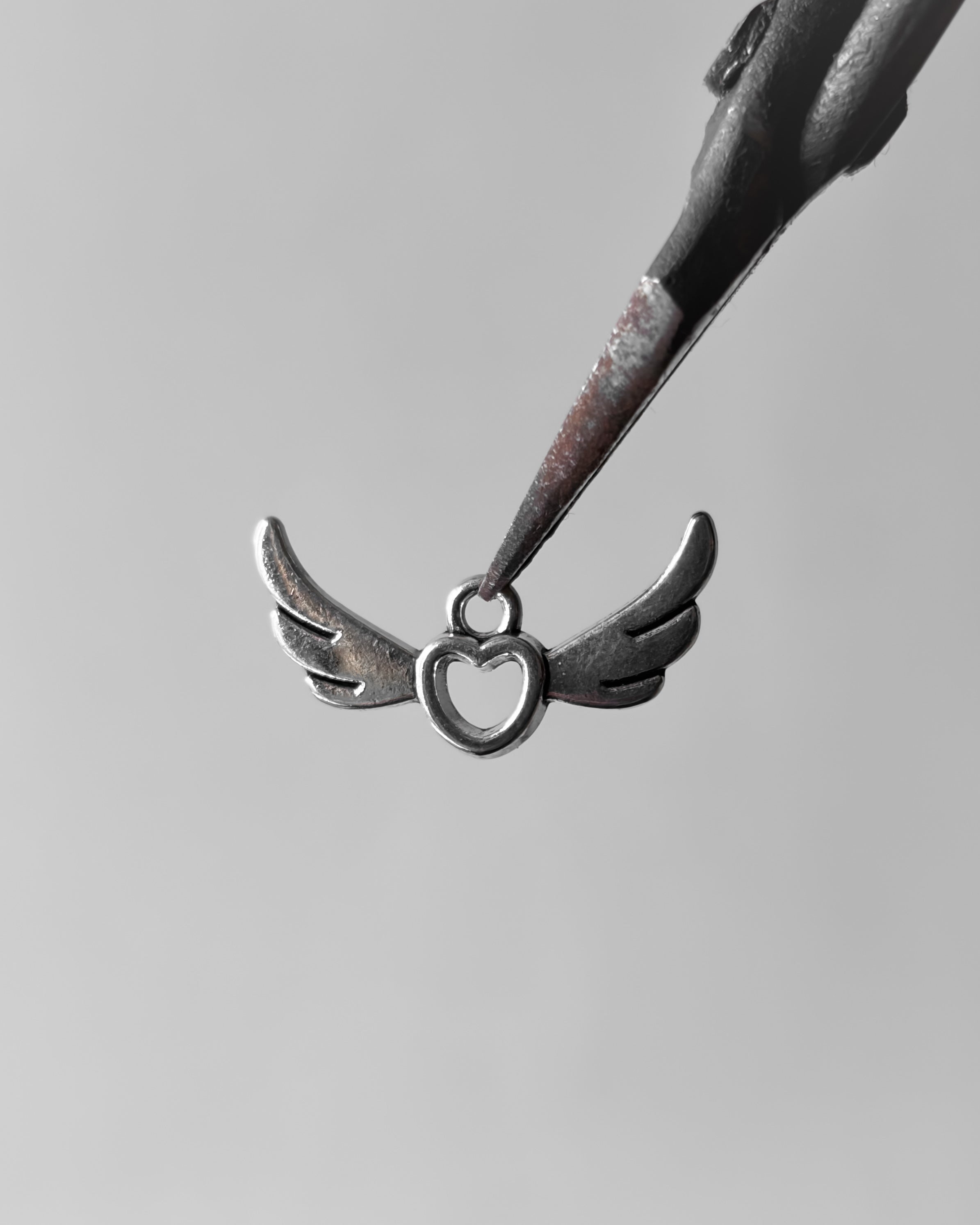 Heart wing charm - 10 pc
