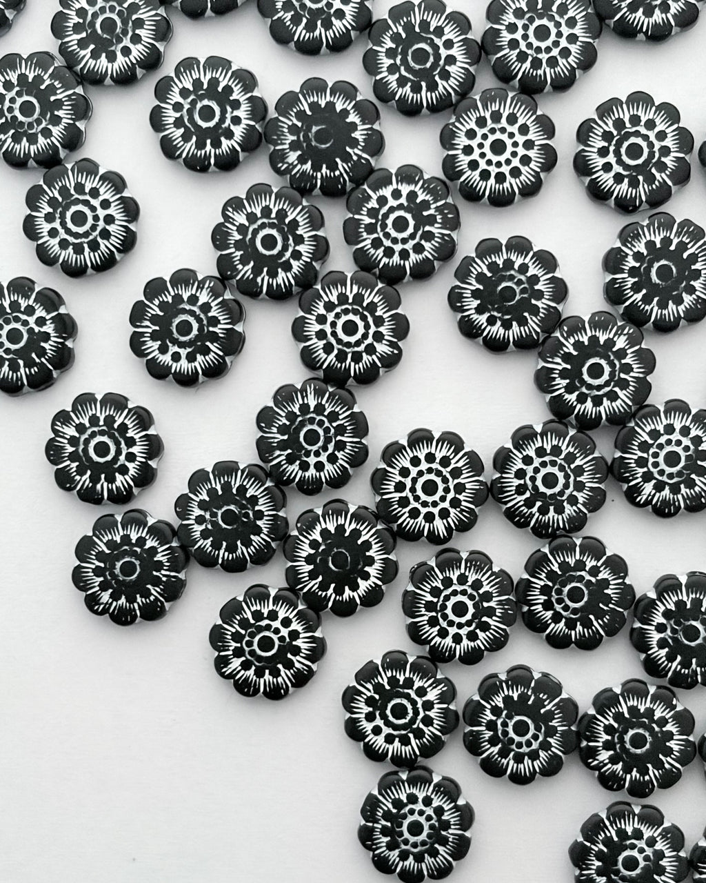 Vintage black flower - 25 grams