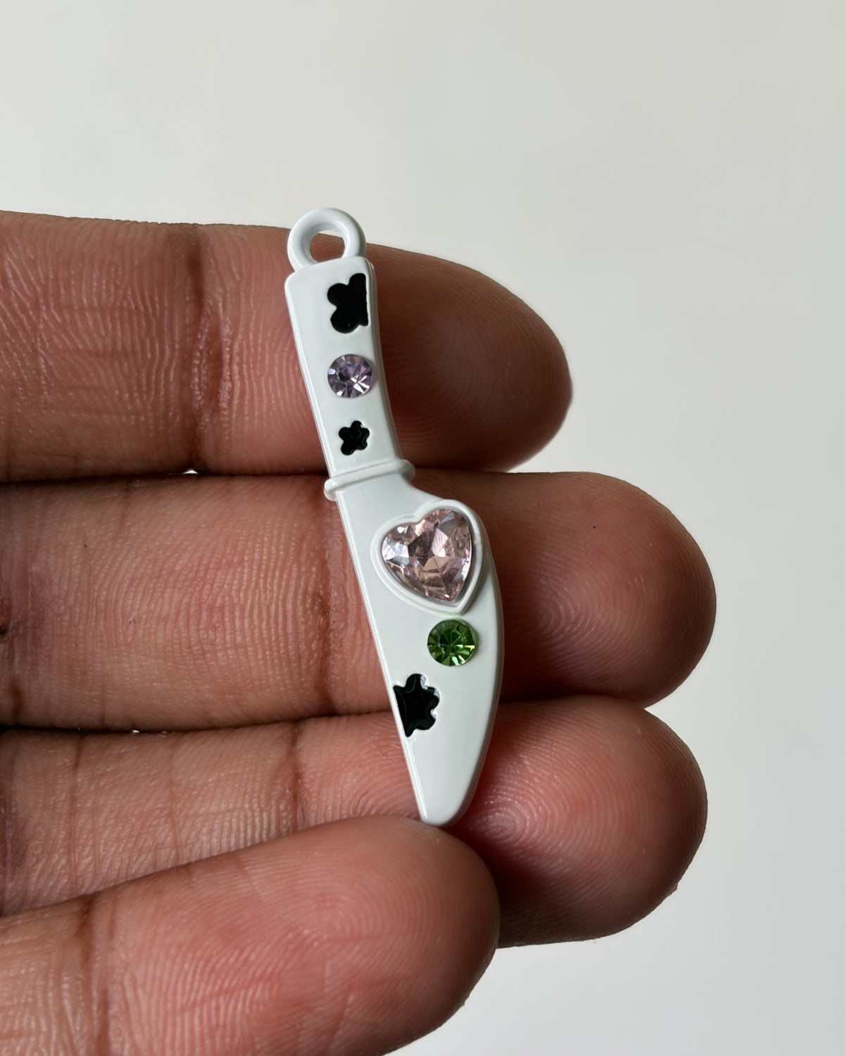 White knife charm - 1 pc
