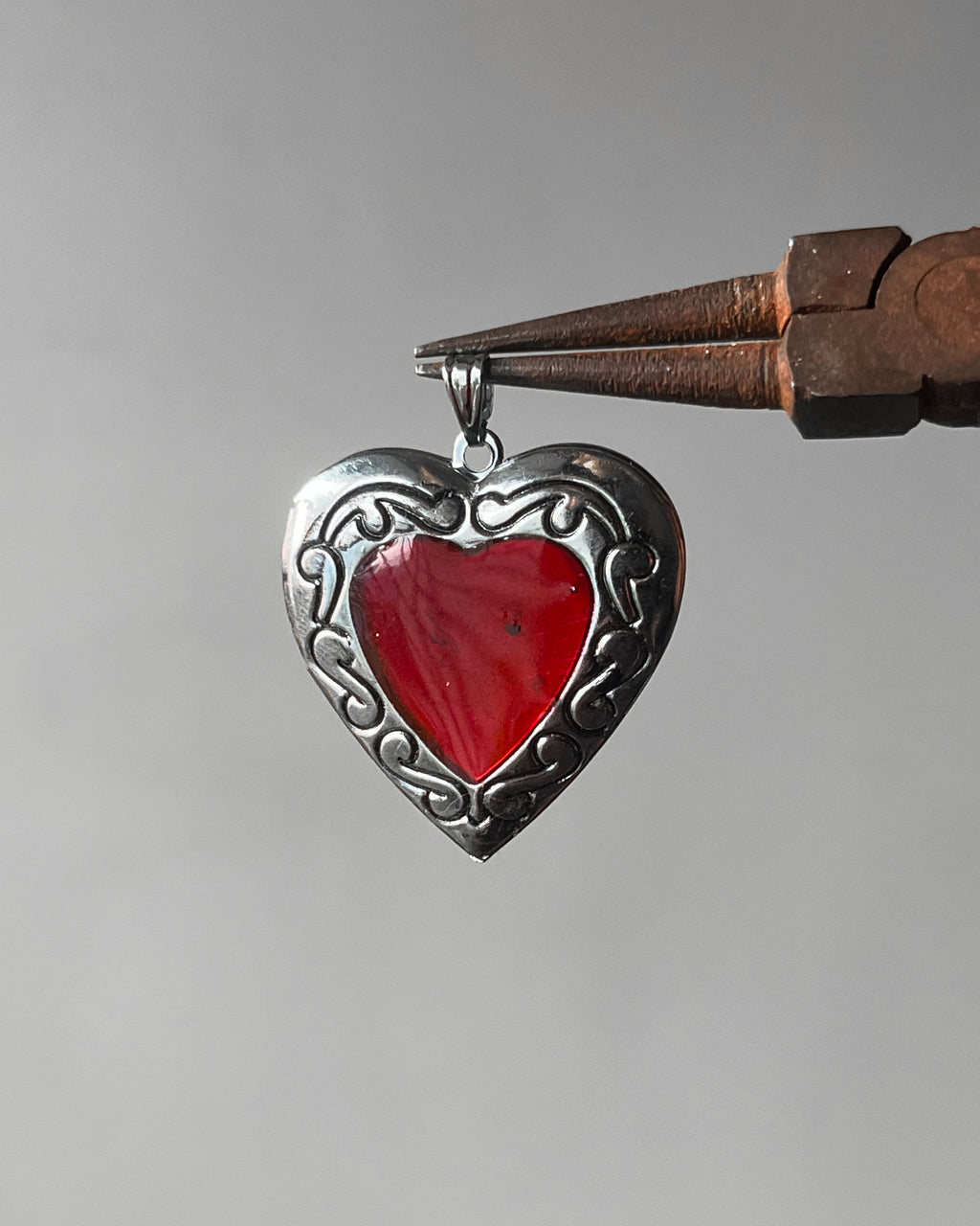 Red Heart open heart - 6 pc