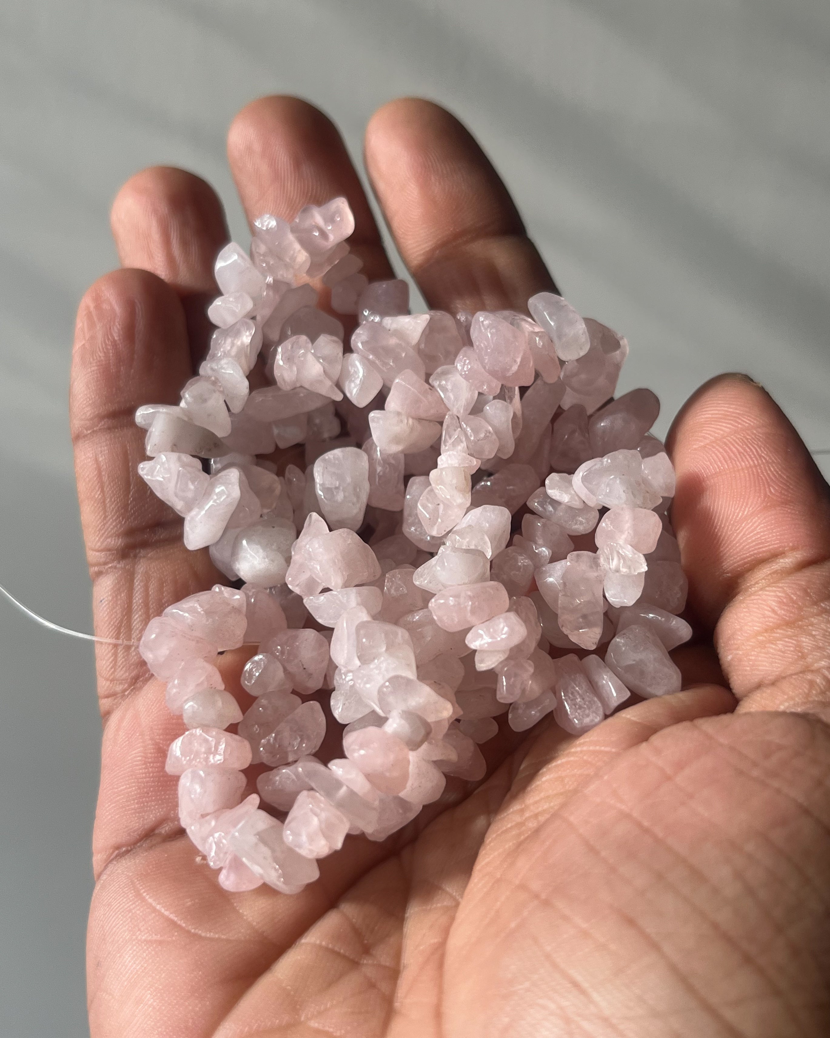 Uneven rose pink bead - 1 line