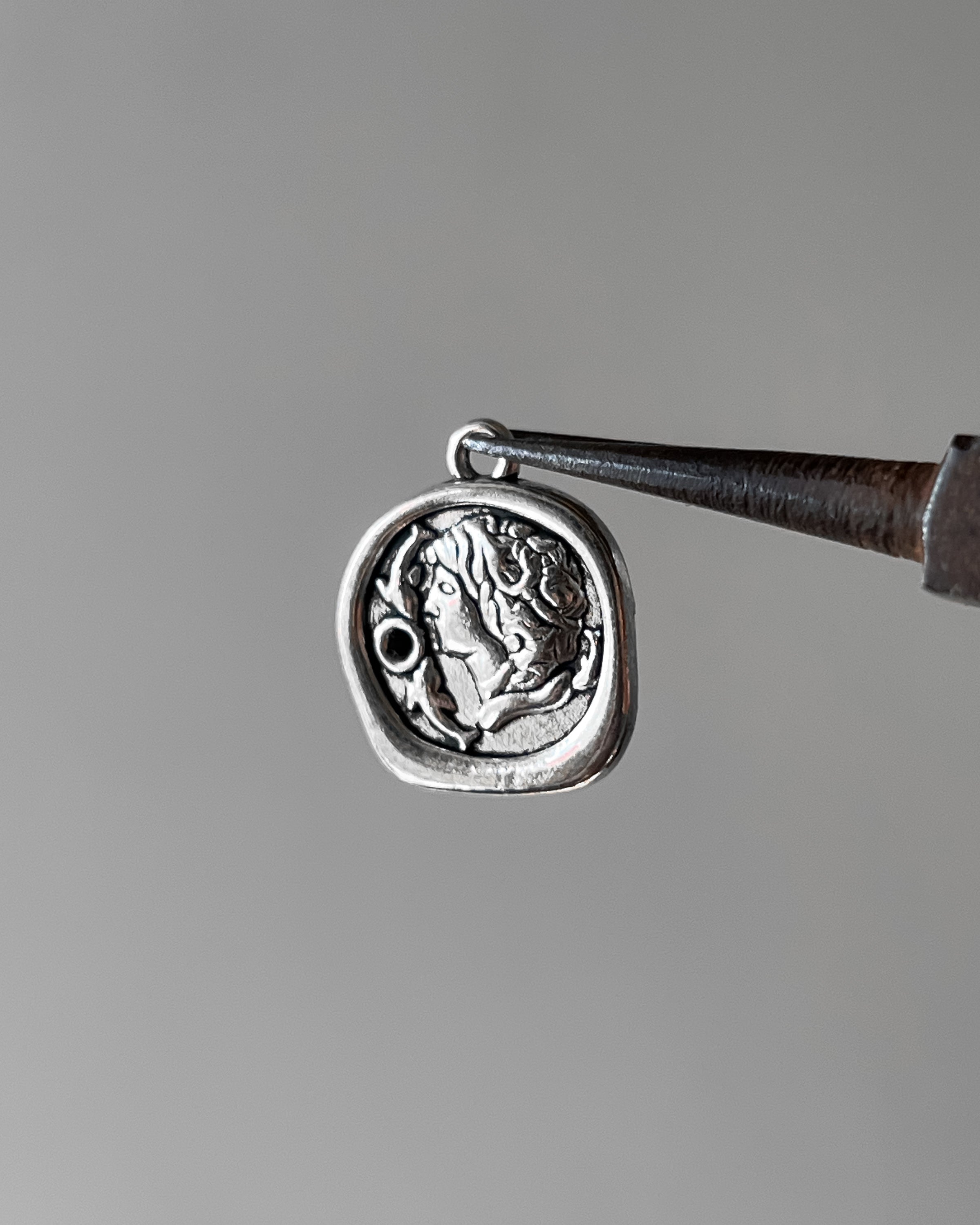 2.0 Vintage lady charm - 1 pc
