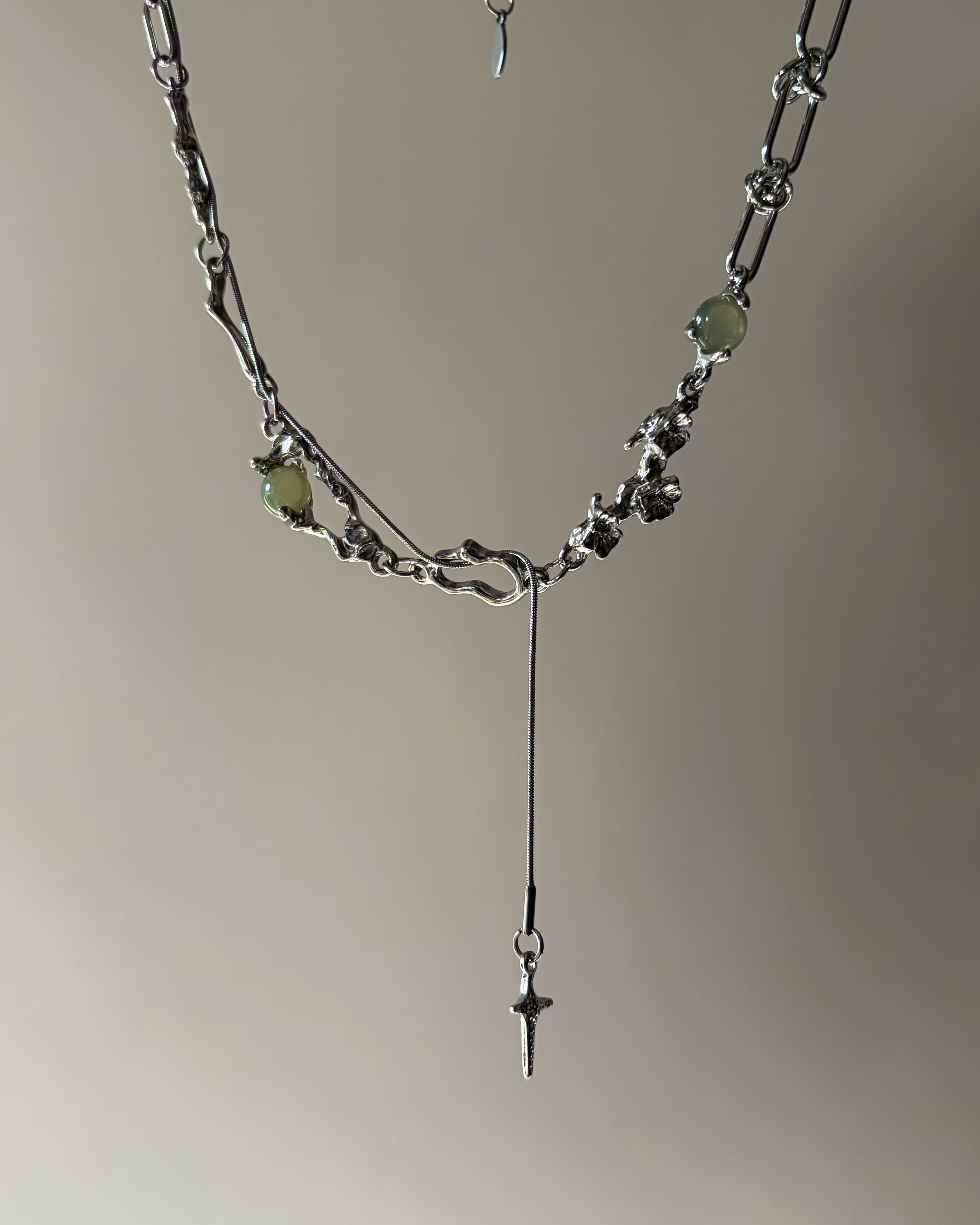 Floral spike choker