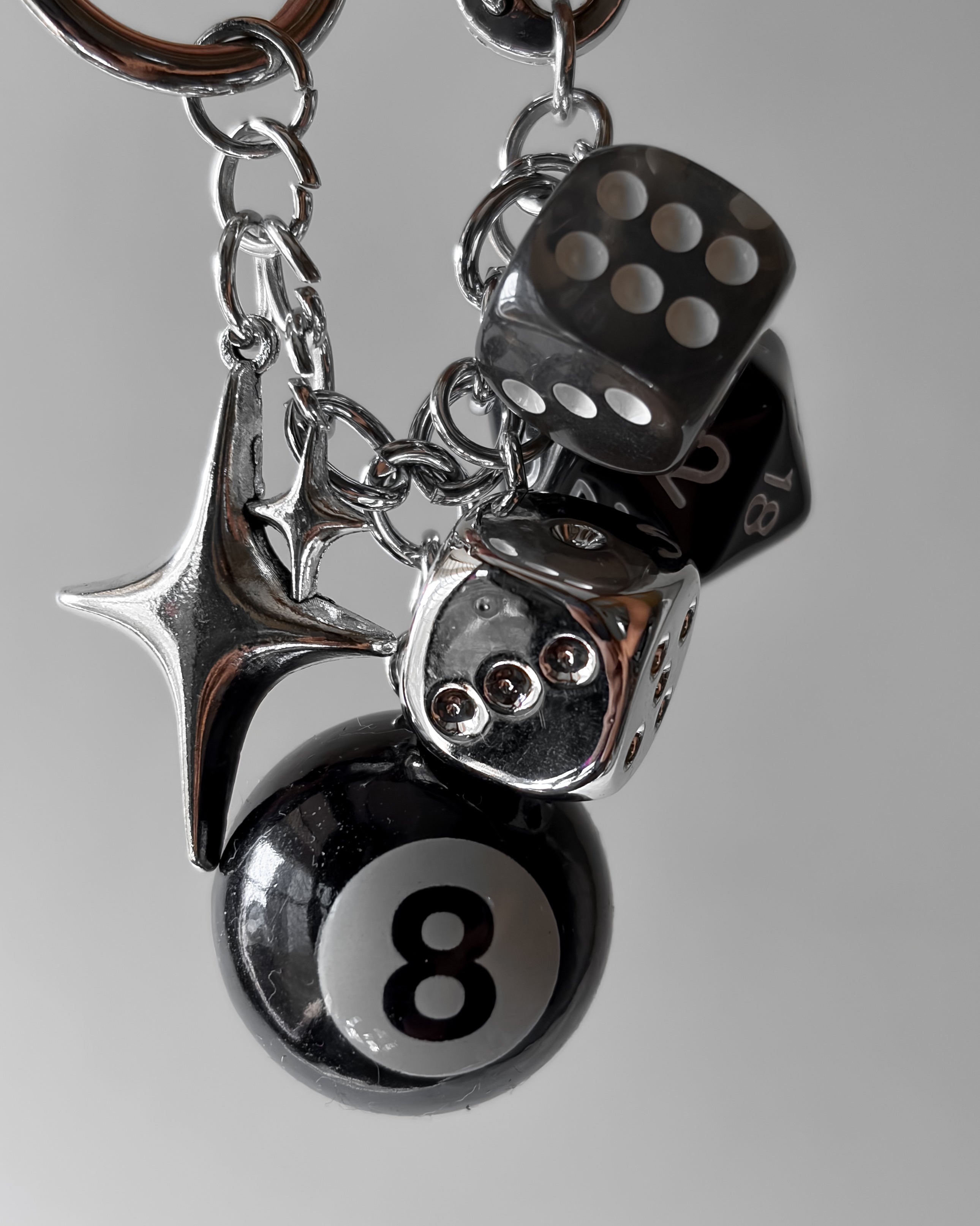 8 Ball Dice keychain