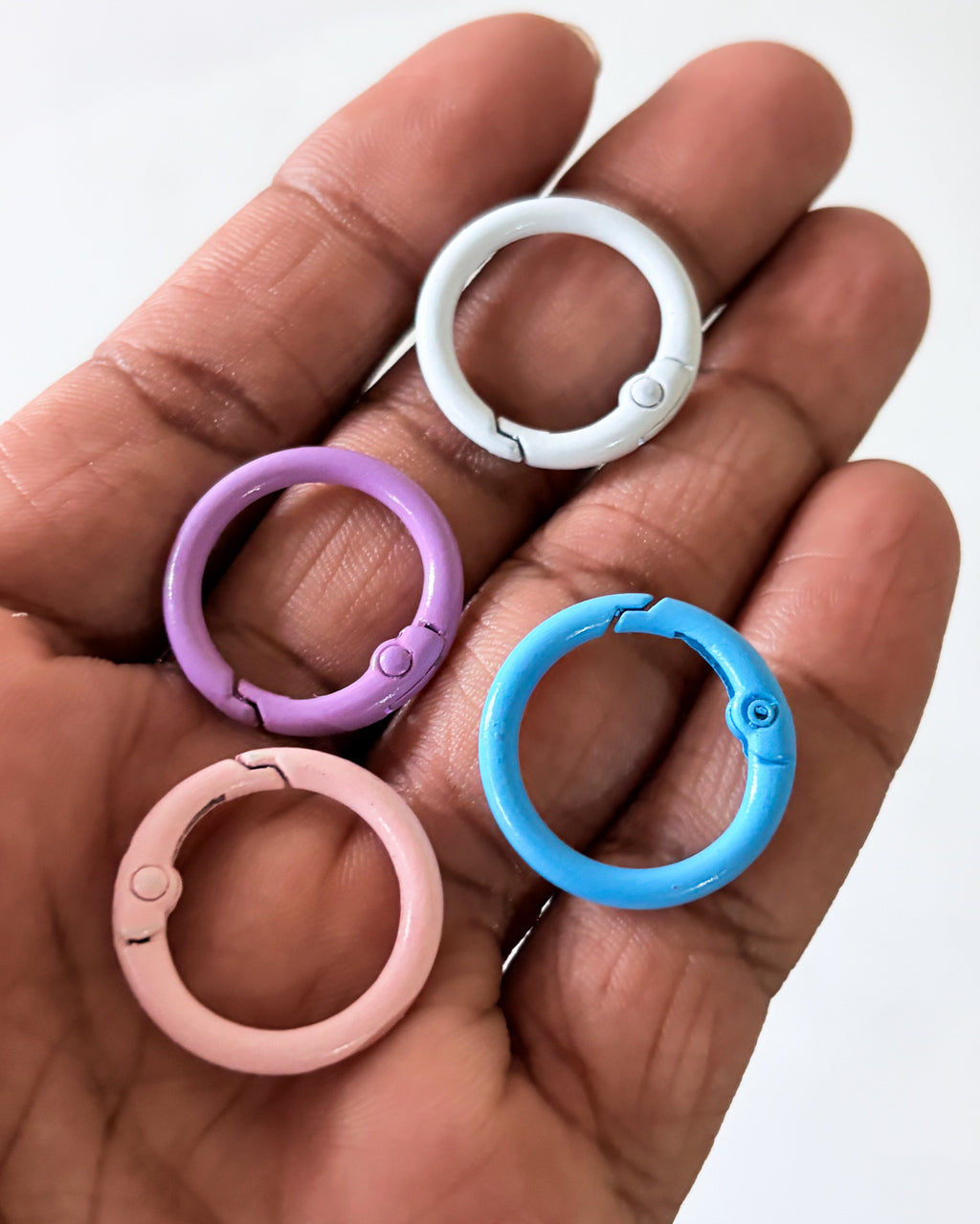 Round coloured hooks  // 100 pc