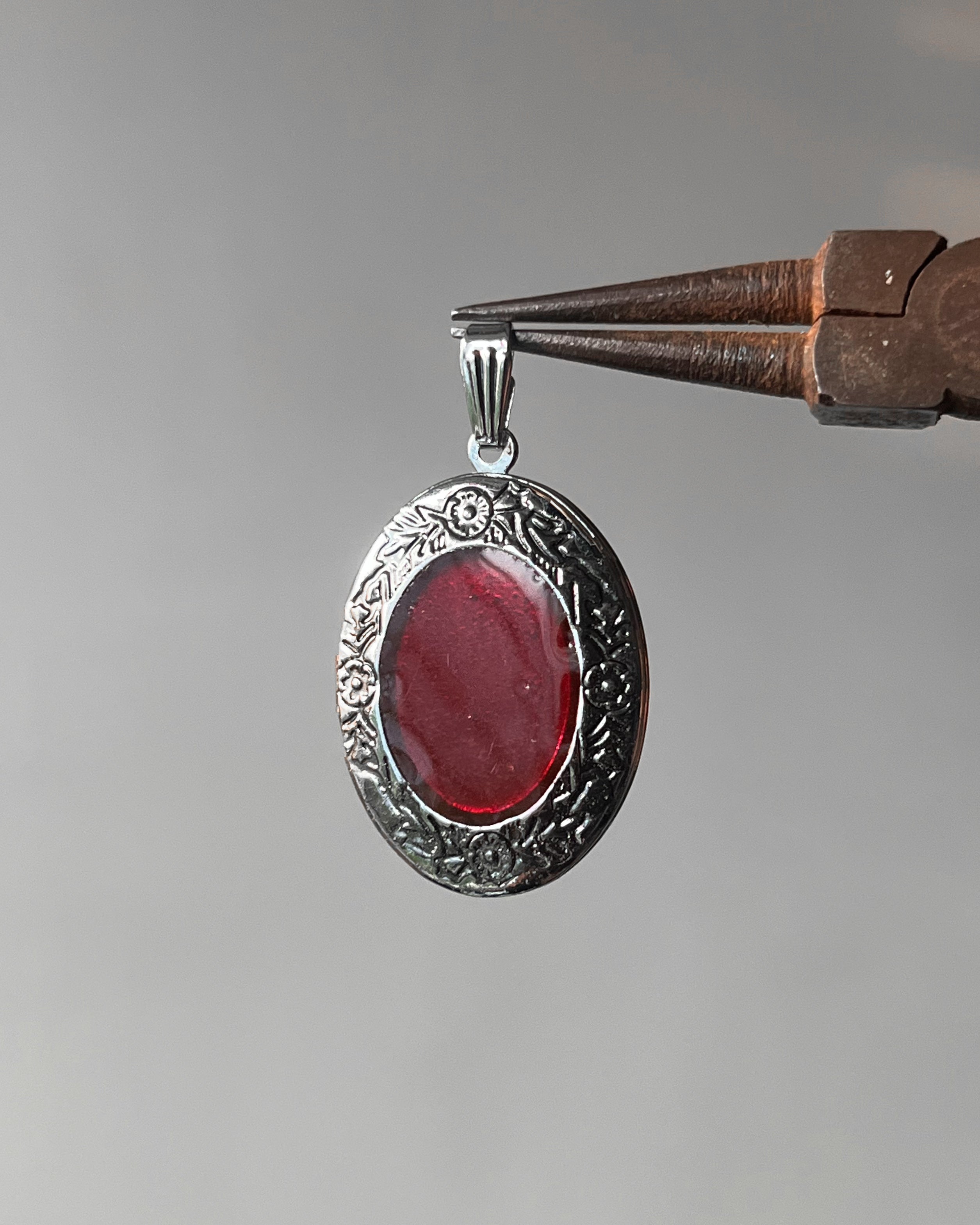 Red Oval open heart - 6 pc