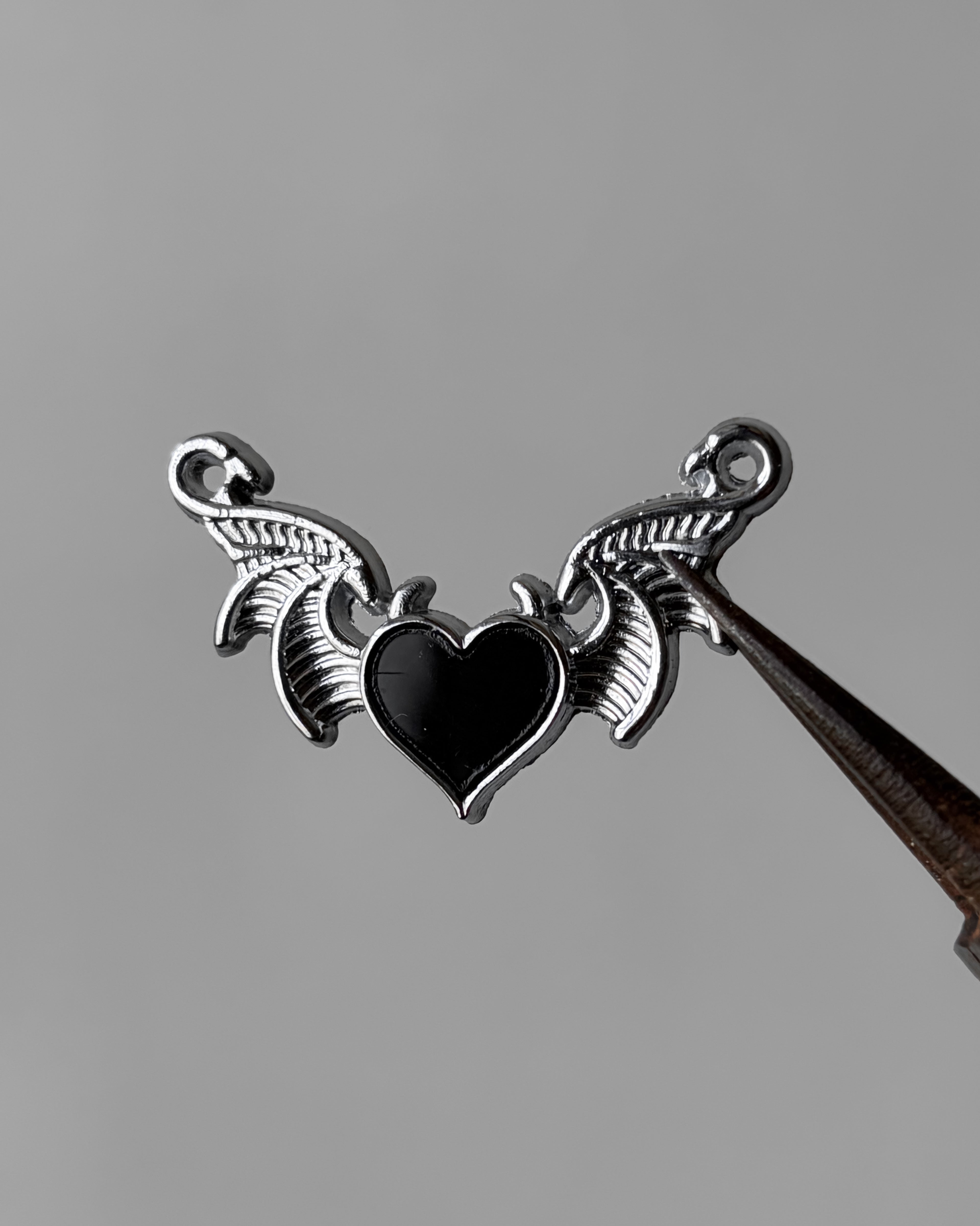 Devil heart charm - 1 pc