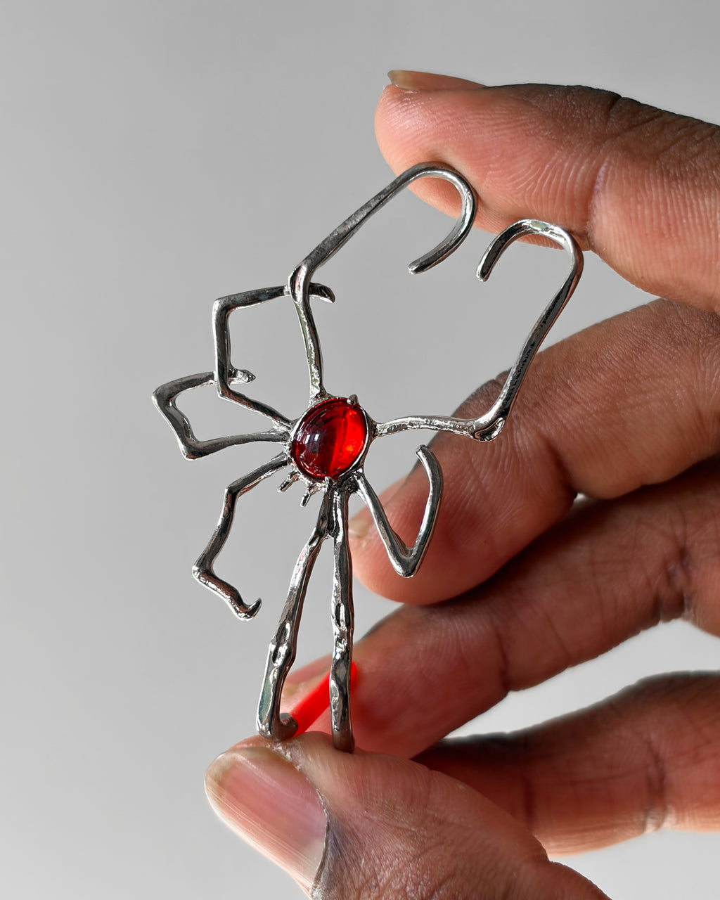 Spider earcuff